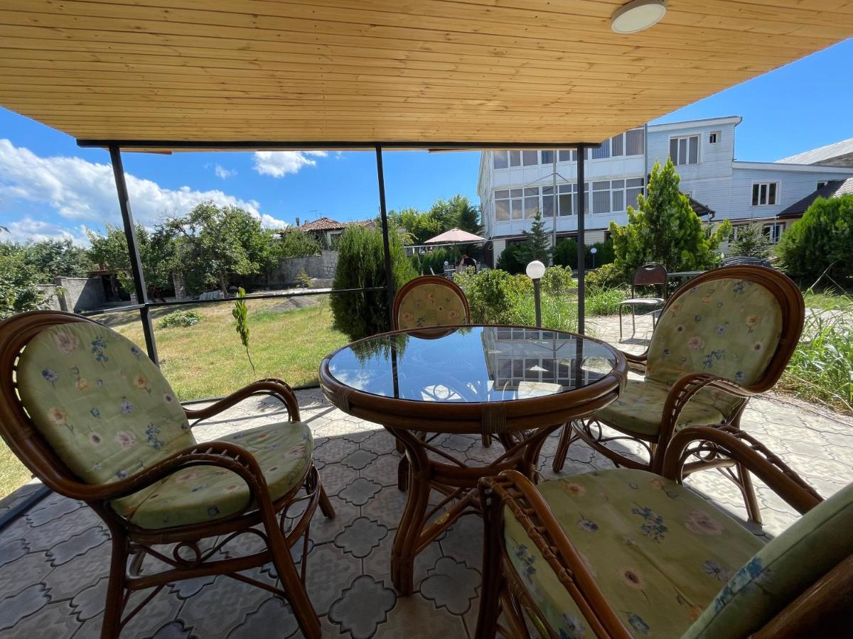 We Welcome Guesthouse Телави Экстерьер фото